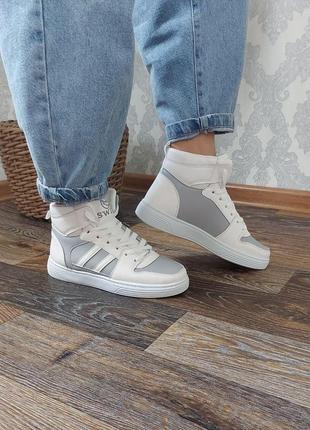 Жіночі кросівки  shoes grey white