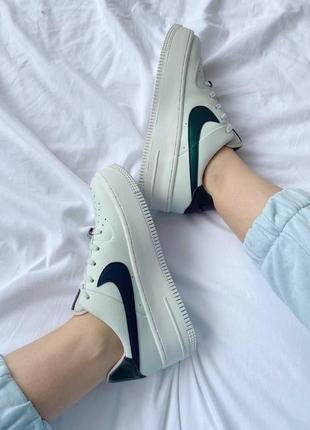 Жіночі кросівки  nike air force 1 white reflective sage8 фото