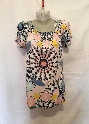 Жіноча яскрава футболка / жіноча яскрава футболка