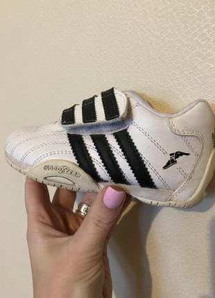 Кроссовки adidas оригинал2 фото