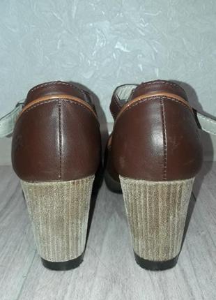 Кожаные туфли на каблуке dr.martens3 фото