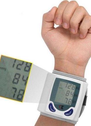 Цифровий автоматичний тонометр blood pressure monitor для вимірювання артеріального тиску та пульсу4 фото