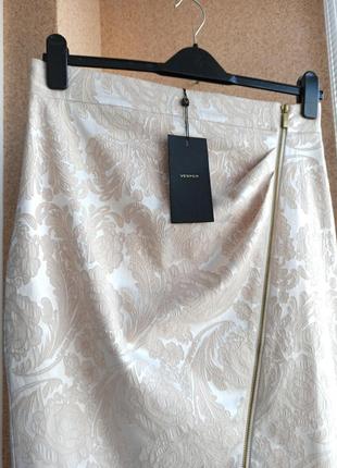 Красивейшая юбка миди по фигуре из фактурной ткани4 фото