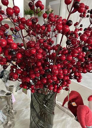 Декоративная ветвь с красными ягодами, 27см2 фото