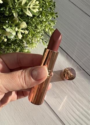 Charlotte tilbury matte revolution lipstick- pillow talk collection 💄 матова помада7 фото