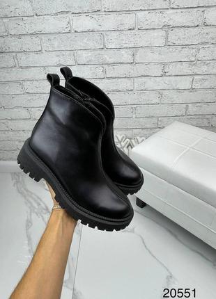 Зимові жіночі шкіряні ботинки чорного кольору, трендові жіночі черевики на блискавці3 фото