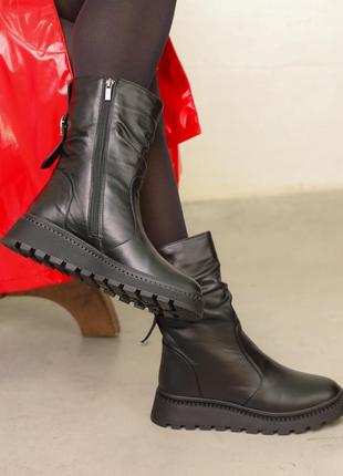Ботинки женские зимние кожаные с мехом на невысокой платформе черные 36 37 38 39 40 416 фото