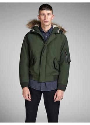 Чоловіча стильна куртка-бомбер