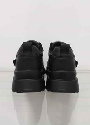 Женские утепленные черные кожаные кроссовки на платформе7 фото