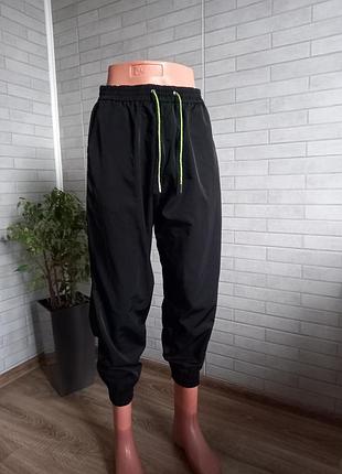 Спортивные штаны