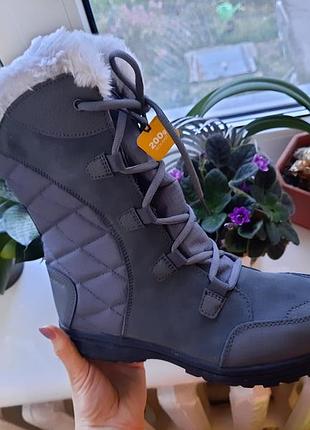 Columbia. зимові сапоги.