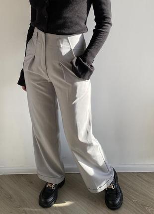 Широкие светло-серые брюки брюки miss selfridge5 фото