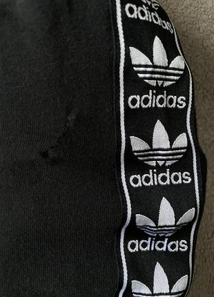 Кроп adidas с лампасами5 фото