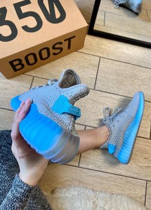 Жіночі кросівки yeezy boost 350 v2 grey & blue синій колір (весна-літо-осінь)😍2 фото