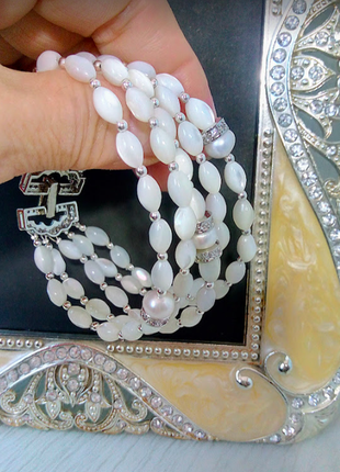 Дизайнерский браслет серьги жемчуг перламутр платье блузка джинсы сумка костюм брюки комбинезон топ