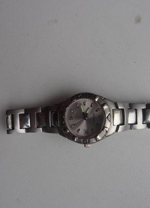 Кварцевые часы sekonda с фиолетовым циферблатом, аналоговым дисплеем и серебряным браслетом4 фото