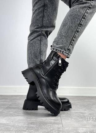 Классические зимние ботинки на шнурках3 фото
