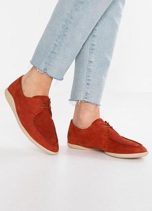 Яркие кожаные туфли нубук clarks sale