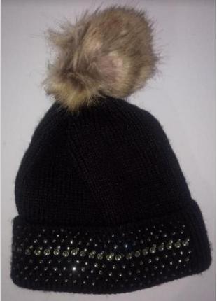 Жіноча зимова тепла вязана шапка зі стразами і помпоном3 фото