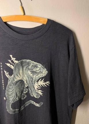 Uniqlo x mfa boston dragon and tiger t-shirt3 фото