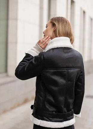 Дубленка женская черная с белым мехом зимняя