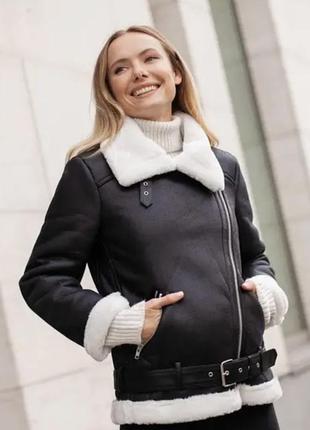 Дубленка женская черная с белым мехом зимняя