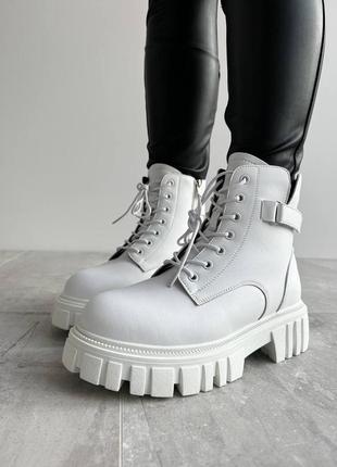 Білі зимові черевики з натуральної шкіри