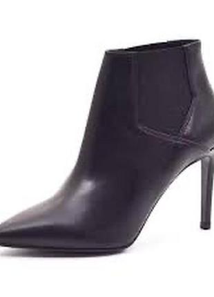 Чорні шкіряні ботильони на каблуці черевики на шпильці hugo boss кожаные ботинки на каблуке полусапожки с натуральной кожи