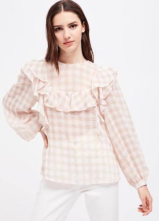 Блузка легка красива