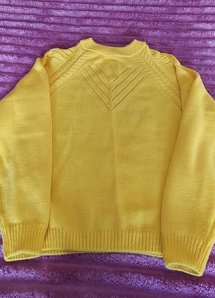Свитер / джемпер теплый, с кружной вязкой желтого цвета