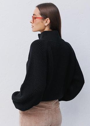 Жіночий в`язаний светр чорний з коміром на блискавці6 фото