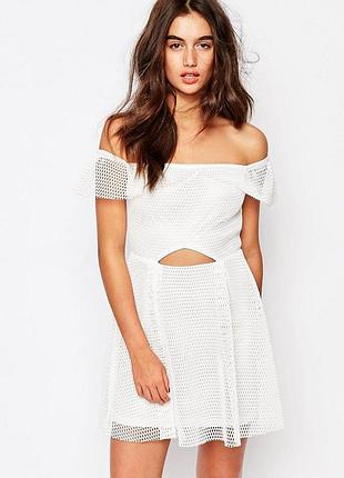 Красивое платье на плечи с сеточкой р. 10-12