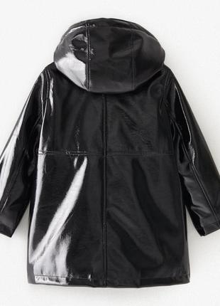 Черная детская деми куртка блестящая утепленное кожаное пальто дождевик кожаная курточка для девочки2 фото