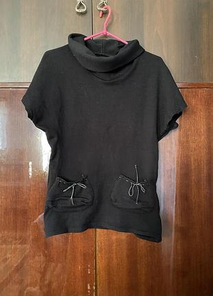 Тёплая шерстяная чёрная жилетка под горло с карманами