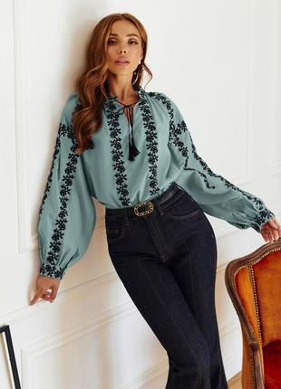 Вишиванка жіноча бірюзова з чорним орнаментом esq 5438, стильна вишита блузка з довгим рукавом