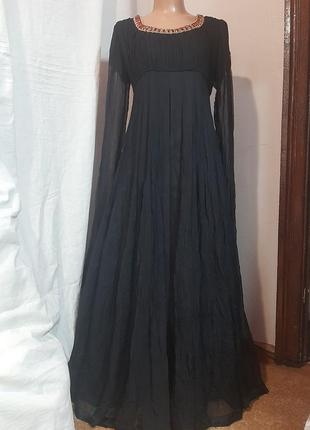 Черное длинное шелковое восточное платье