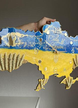 Часы настенные из эпоксидной смолы "карта украины" 40x25 см