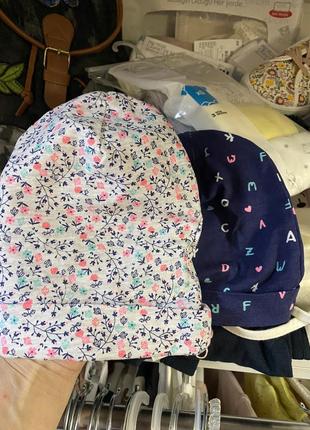 Комплект літніх шапочок для дівчинки