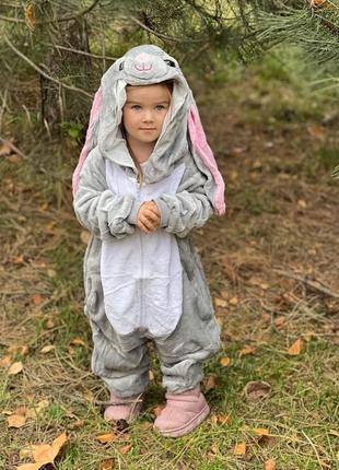 Детский кигуруми серый заяц1 фото