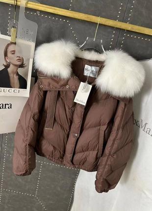 Куртка пуховик в стиле max mara на пуху с меховым воротом мокко