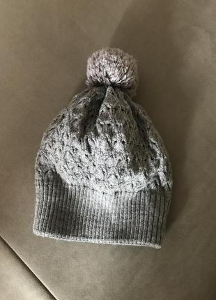 Шапка с помпоном atrics