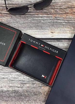 Чоловічі гаманці  tommy hilfiger стильні