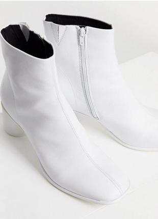 Белые кожаные ботильоны на каблуках  битинки деми большой размер2 фото