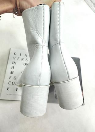 Белые кожаные ботильоны на каблуках  битинки деми большой размер6 фото
