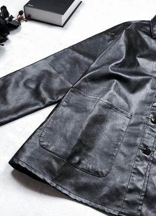 Роскошный стильный тренч бомбер shein из эко-кожи на металлических пуговицах с накладными карманами8 фото