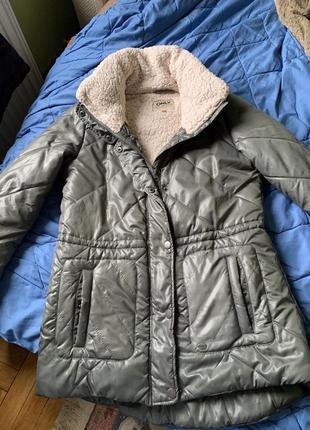 Продам куртку зимнюю размер м4 фото