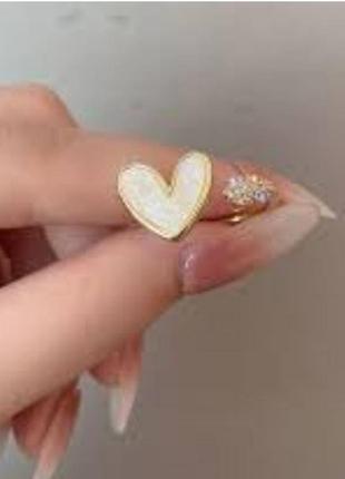 Кольцо кольцо сердечко белая эмаль цирконы