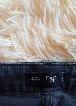 Класні вузькі джинси з необробленим краєм від f&f4 фото