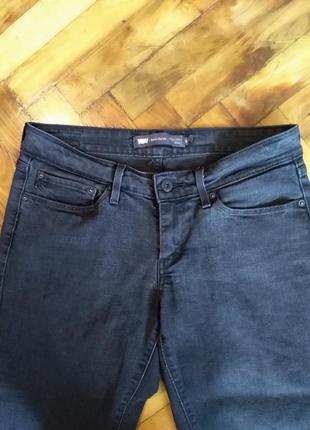 Жіночі джинси скіні від levis р-р 4/27.4 фото