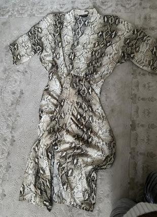 Стильное платье принт змеиное6 фото